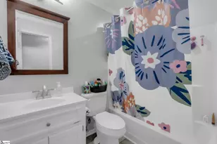 310 Crescent Dr, Laurens, SC 29360 - Photo 14