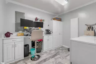 310 Crescent Dr, Laurens, SC 29360 - Photo 18