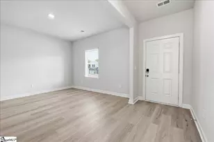 910 Rising Oak Ct, Spartanburg, SC 29301 - Photo 2