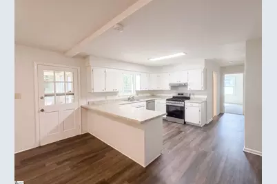 604 Meadowbrook Drive, Spartanburg, SC 29307 - Photo 2