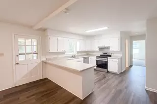604 Meadowbrook Dr, Spartanburg, SC 29307 - Photo 2