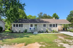 305 Pine Knoll Dr, Greenville, SC 29609 - Photo 2