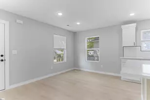 561 Bee St, Spartanburg, SC 29301 - Photo 10