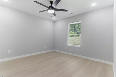 561 Bee Street, Spartanburg, SC 29301 - Photo 16