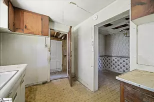 309 Knitting Mill St, Jonesville, SC 29353 - Photo 8