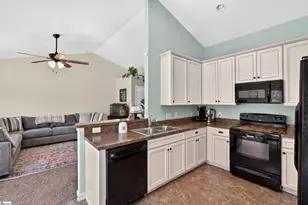 132 Caledonia Dr, Easley, SC 29642 - Photo 10