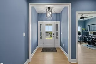 304 Portland Cir, Greenwood, SC 29649 - Photo 4