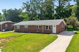 130 Pleasant Dr, Mauldin, SC 29662 - Photo 2