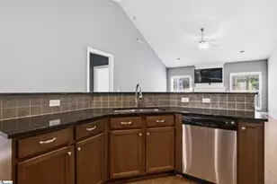 305 Leigh Creek Dr, Simpsonville, SC 29681 - Photo 6