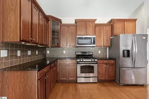305 Leigh Creek Dr, Simpsonville, SC 29681 - Photo 4