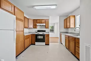 335 Woodlark St, Greenville, SC 29607 - Photo 14