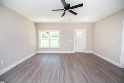 505 S Bomar Avenue, Landrum, SC 29356 - Photo 8