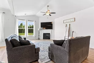 215 Daystrom Dr, Greer, SC 29651 - Photo 16