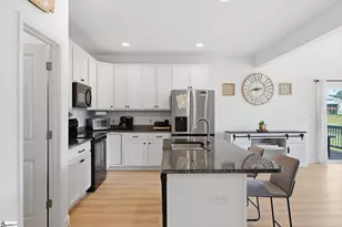 215 Daystrom Dr, Greer, SC 29651 - Photo 14