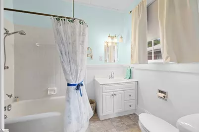 105 E Cambridge Avenue, Greenwood, SC 29646 - Photo 14