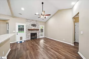 529 Fox Hurst Ct, Moore, SC 29369 - Photo 8