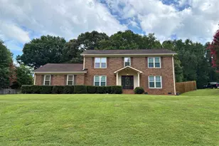 818 Plantation Dr, Simpsonville, SC 29681 - Photo 1