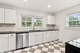 816 Chick Springs Rd, Taylors, SC 29687 - Photo 10