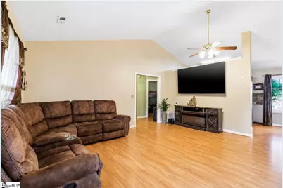 119 E Ridgemont Court, Greenville, SC 29617 - Photo 2
