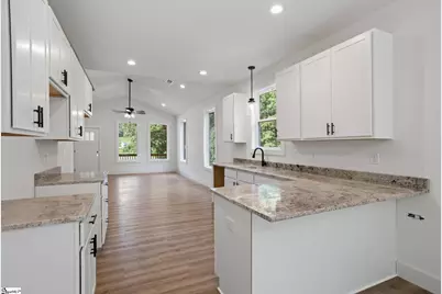 138 Deerfield Drive, Wellford, SC 29385 - Photo 6