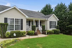 258 Hallmark Cir, Easley, SC 29640 - Photo 2