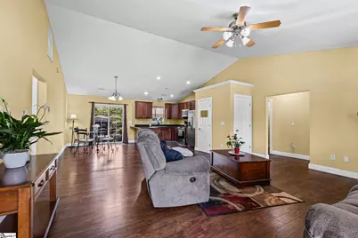 8 Gladwin Court, Greer, SC 29651 - Photo 4