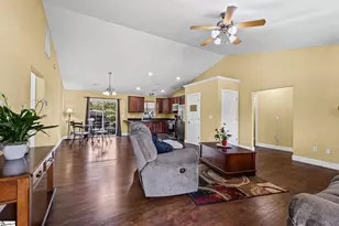 8 Gladwin Ct, Greer, SC 29651 - Photo 4