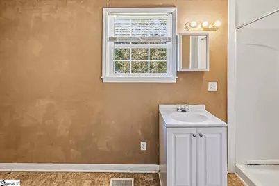 310 Hawkins Street, Wellford, SC 29385 - Photo 16
