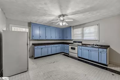 310 Hawkins Street, Wellford, SC 29385 - Photo 8