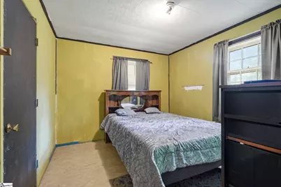 304 Stuart Street, Laurens, SC 29360 - Photo 16
