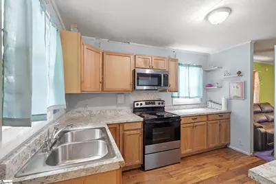 304 Stuart Street, Laurens, SC 29360 - Photo 12