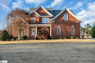 644 Driftwood Dr, Greer, SC 29651 - Photo 2