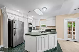 1016 Bradford Pl, Greenville, SC 29615 - Photo 4