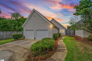 1016 Bradford Pl, Greenville, SC 29615 - Photo 2