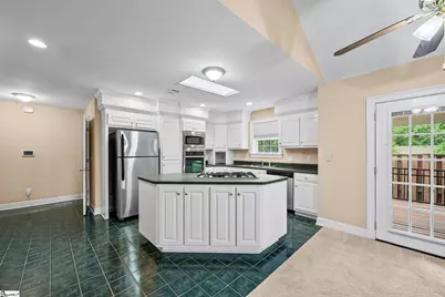 1016 Bradford Place, Greenville, SC 29615 - Photo 6