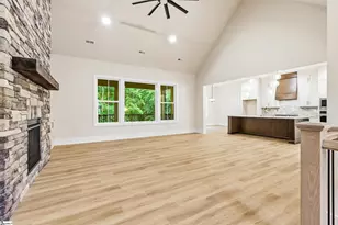 548 Verdae Dr, Spartanburg, SC 29301 - Photo 4