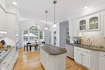 106 Berrow Way, Taylors, SC 29687 - Photo 2