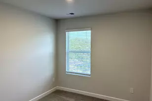 21 Pikewood Ln, Greenville, SC 29607 - Photo 10