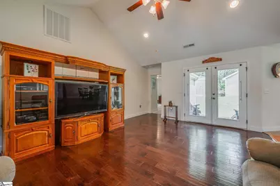 154 Rockcrest Drive, Taylors, SC 29687 - Photo 6