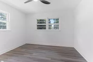 402 Woodley Rd, Spartanburg, SC 29306 - Photo 16