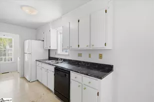 1024 Summit Dr, Greenville, SC 29609 - Photo 4