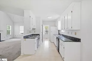 1024 Summit Dr, Greenville, SC 29609 - Photo 4