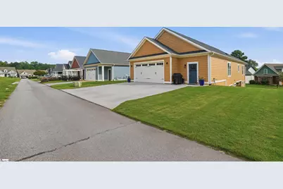 528 Coolwater Drive, Taylors, SC 29687 - Photo 8