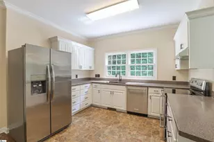 202 Holly Dr, Easley, SC 29640 - Photo 14