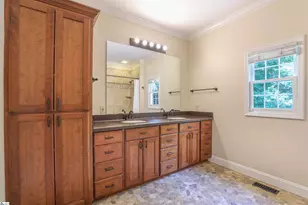 202 Holly Dr, Easley, SC 29640 - Photo 26