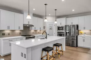 421 Oswego Ct, Greenville, SC 29607 - Photo 2