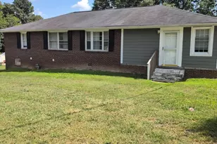 702 E Lee Rd, Taylors, SC 29687 - Photo 2