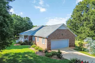 371 Davis Rd, Pelzer, SC 29669 - Photo 8