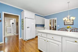 220 Baucom Park Dr, Greer, SC 29650 - Photo 8