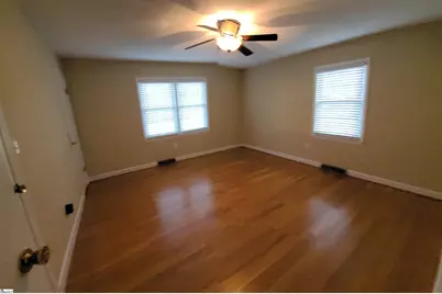 105 Blakely Avenue, Laurens, SC 29360 - Photo 8